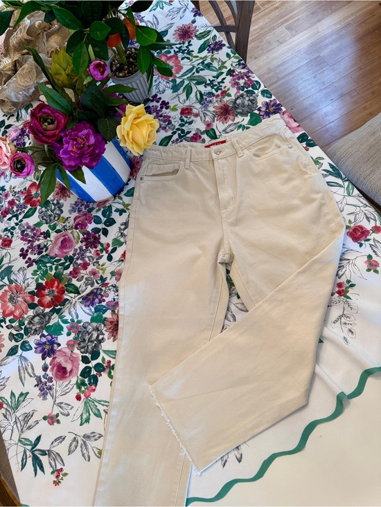 Guess Denim - Guess Cream Denim Jeans with Logo Patch